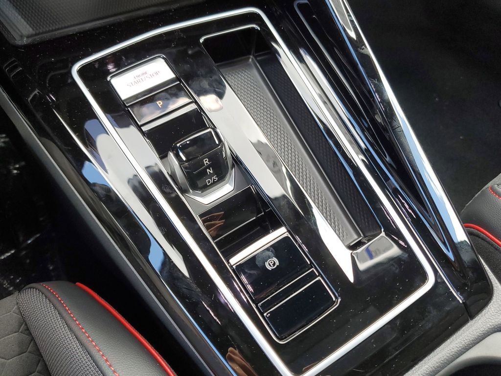 2025 Volkswagen Golf GTI SE - Photo 25