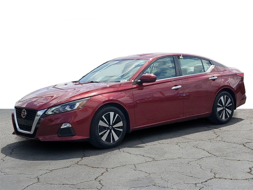 Used 2021 Nissan Altima SV with VIN 1N4BL4DV4MN331580 for sale in Hialeah, FL