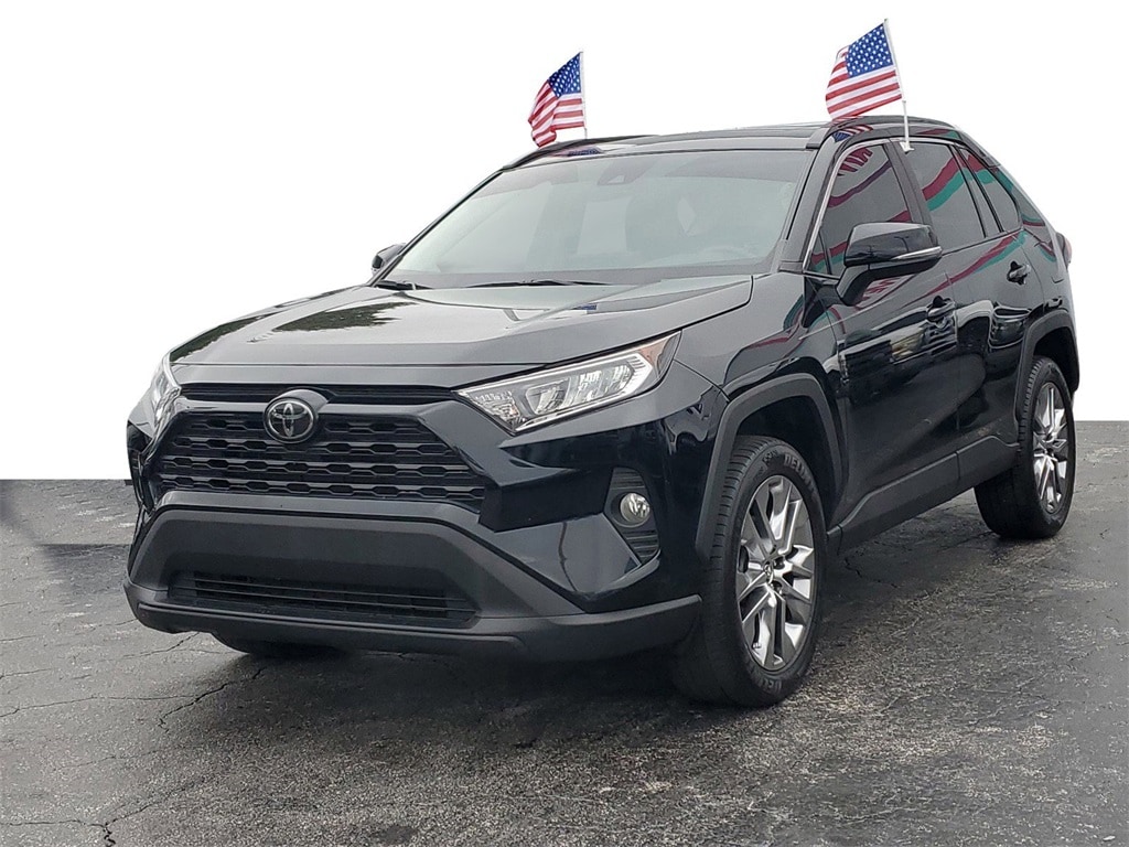 Used 2020 Toyota RAV4 XLE Premium with VIN 2T3C1RFV0LC053168 for sale in Hialeah, FL