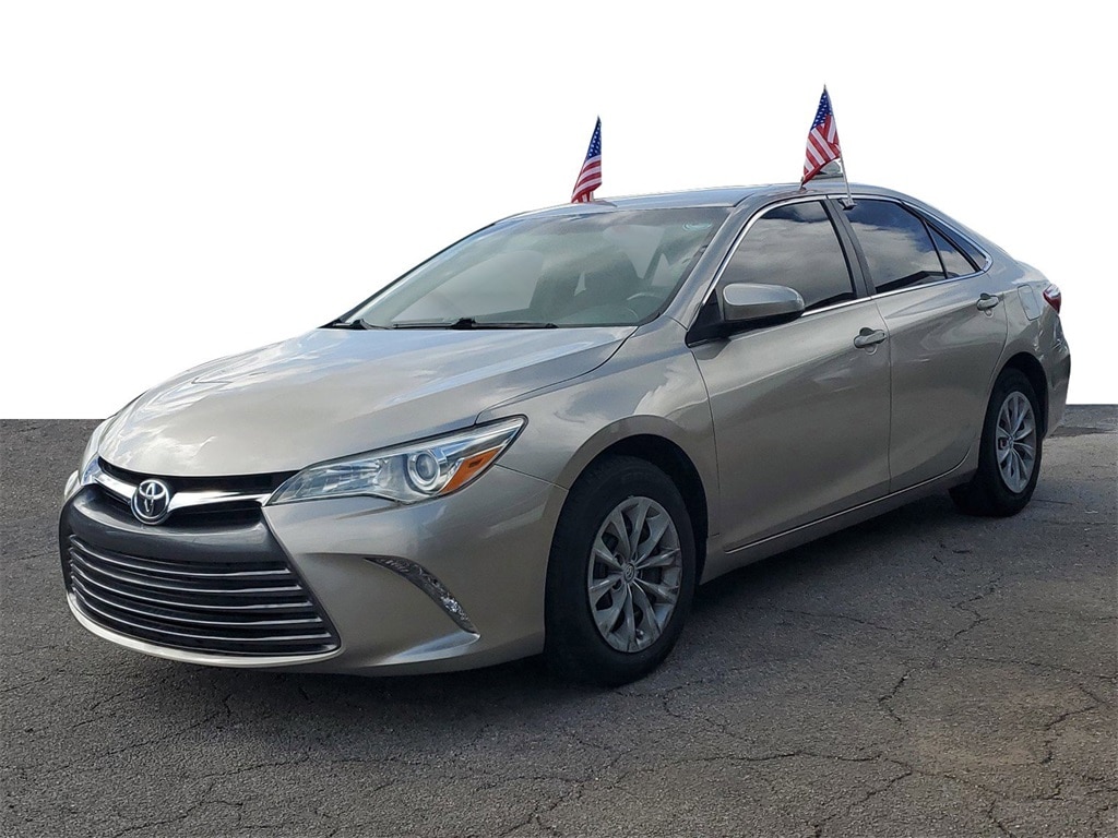 Used 2016 Toyota Camry LE with VIN 4T1BF1FK4GU132683 for sale in Hialeah, FL