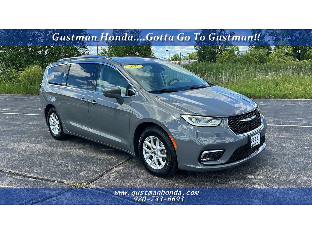 2021 Chrysler Pacifica Touring L's photo