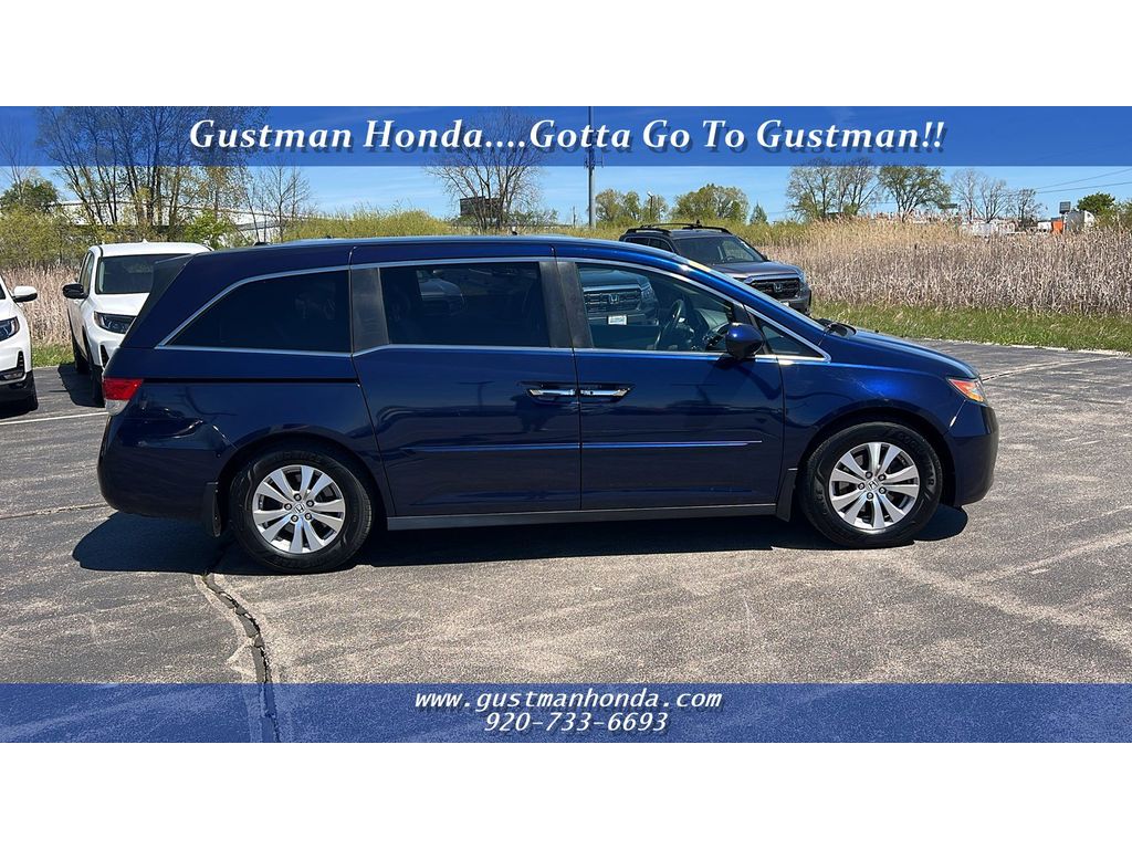 Used 2017 Honda Odyssey SE with VIN 5FNRL5H36HB015738 for sale in Appleton, WI
