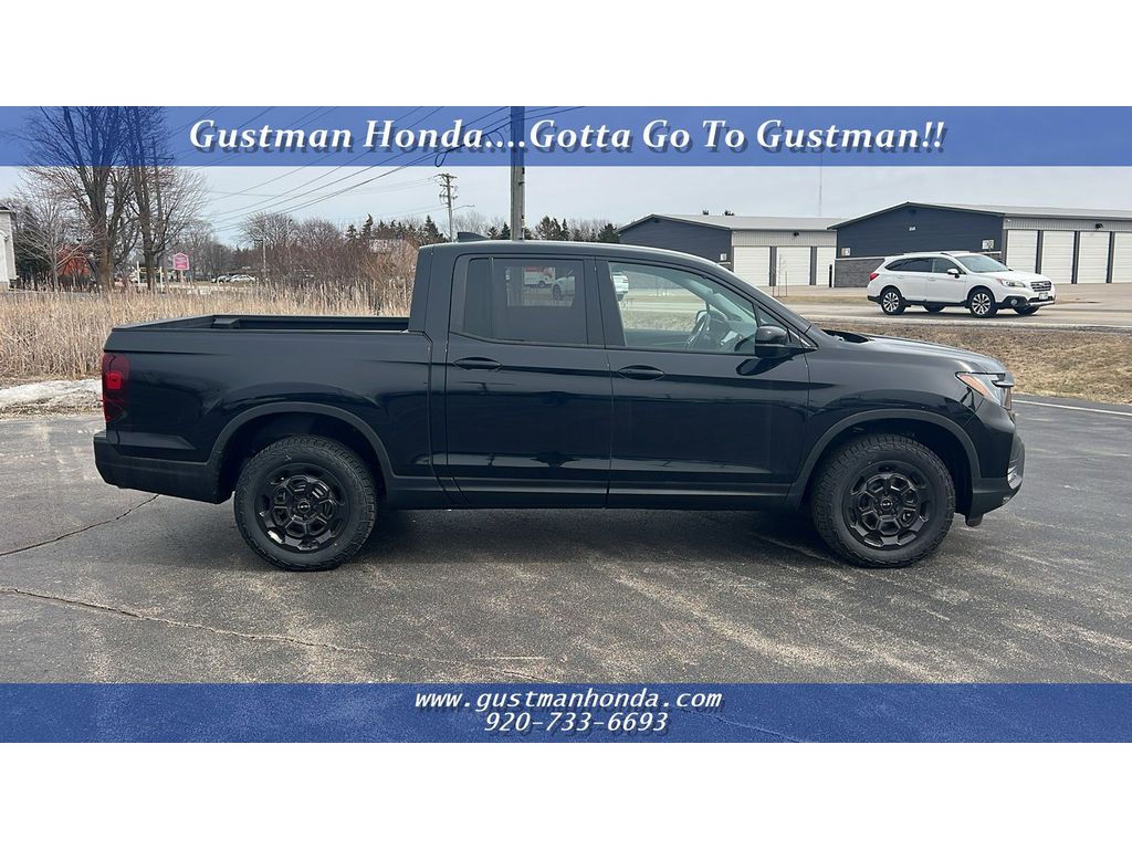 2025 Honda Ridgeline Sport photo 2