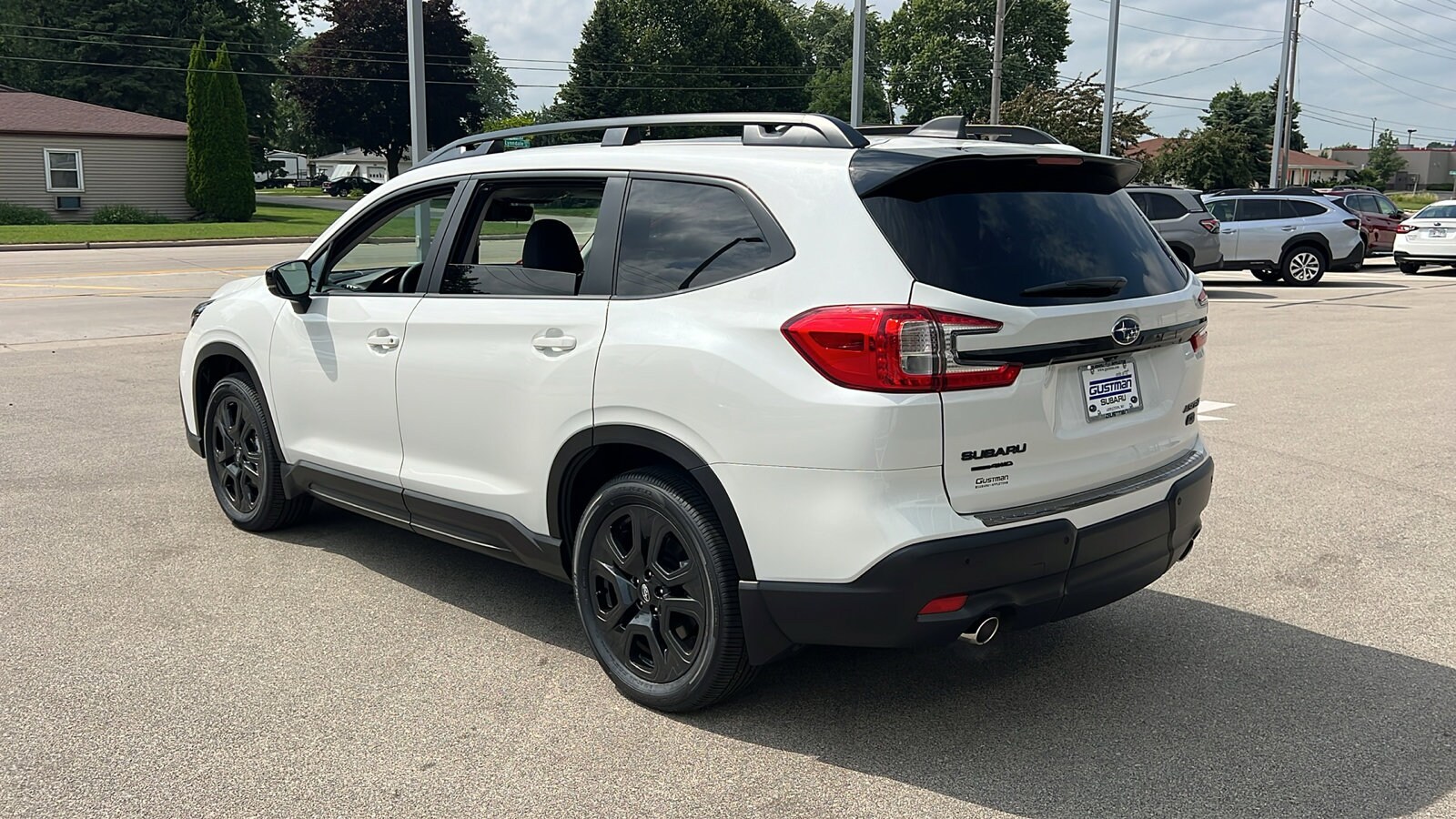2025 Subaru Ascent Onyx Edition photo 2