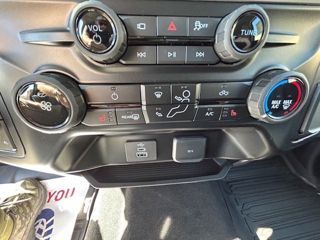 2026 Ford F-350 Super Duty XLT - Photo 15