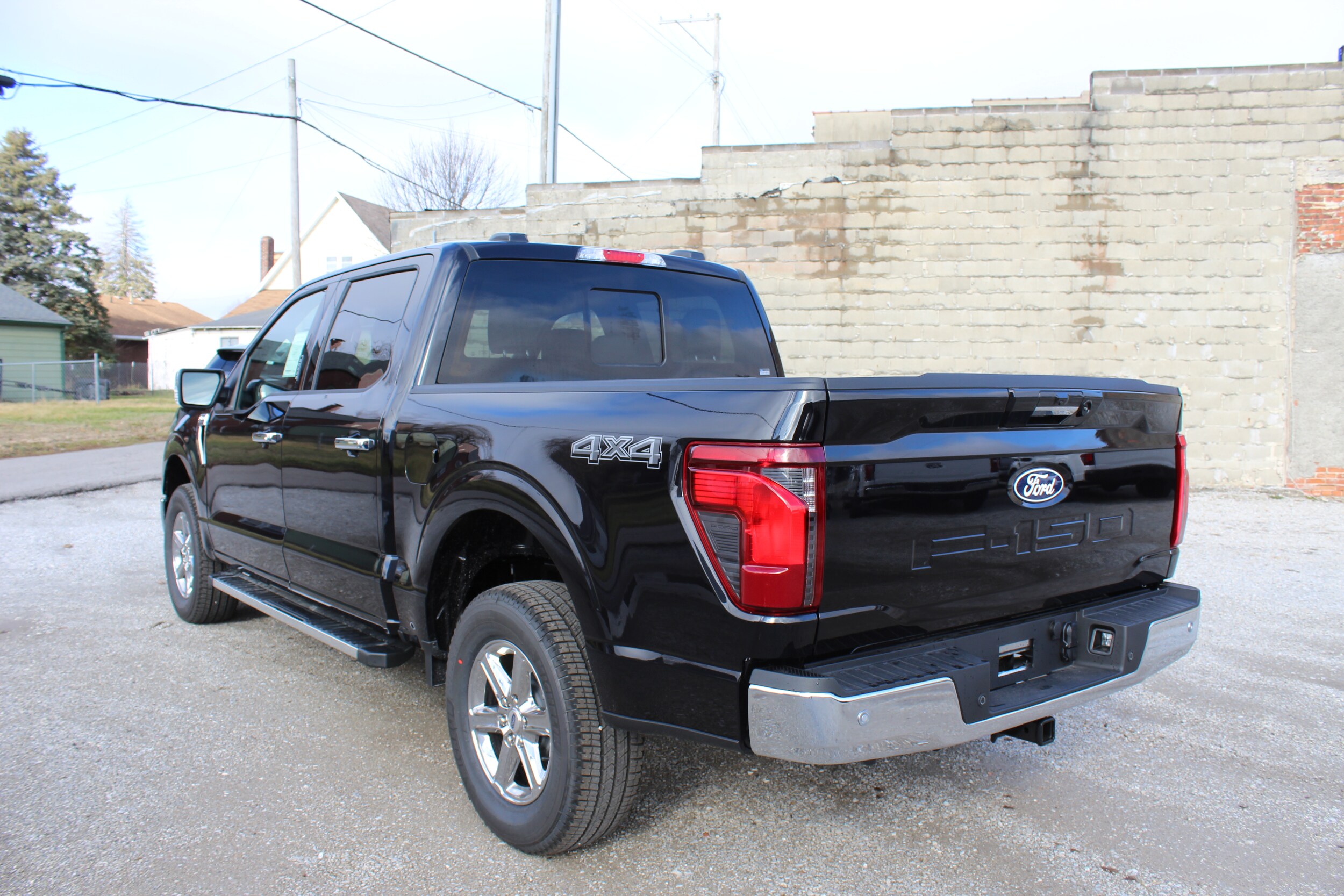2024 Ford F-150 XLT photo 2