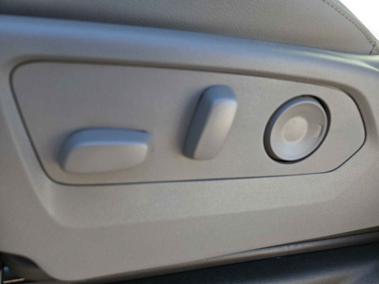 2026 GMC Sierra 1500 SLT - Photo 14
