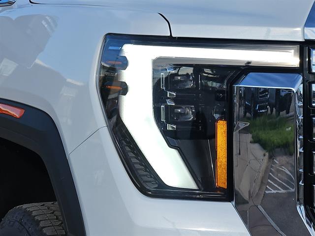 2026 GMC Sierra 3500HD Denali - Photo 8