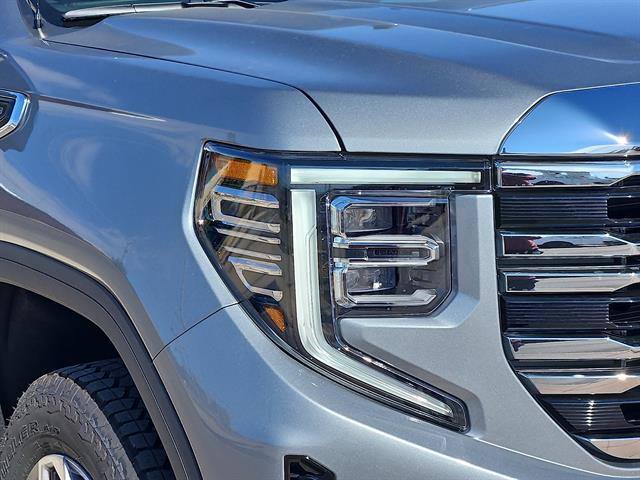 2026 GMC Sierra 1500 SLT - Photo 8