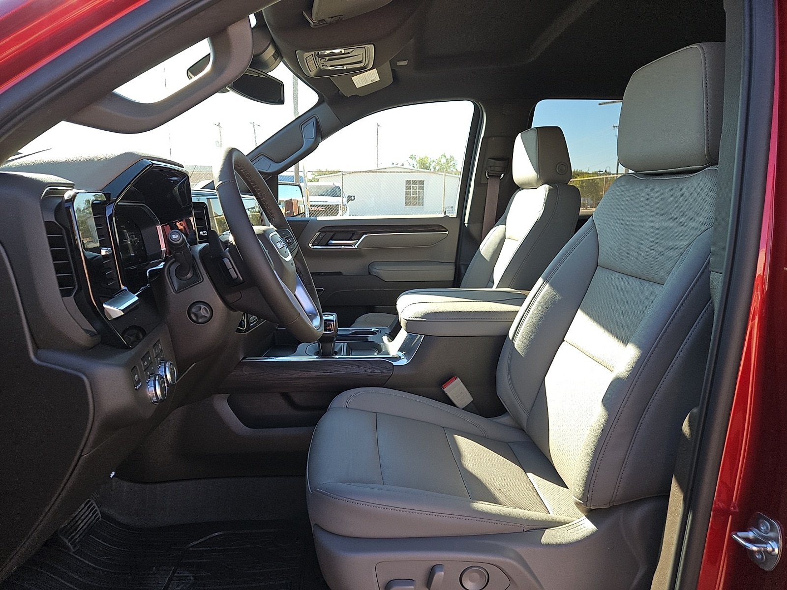 2026 GMC Sierra 1500 SLT - Photo 15