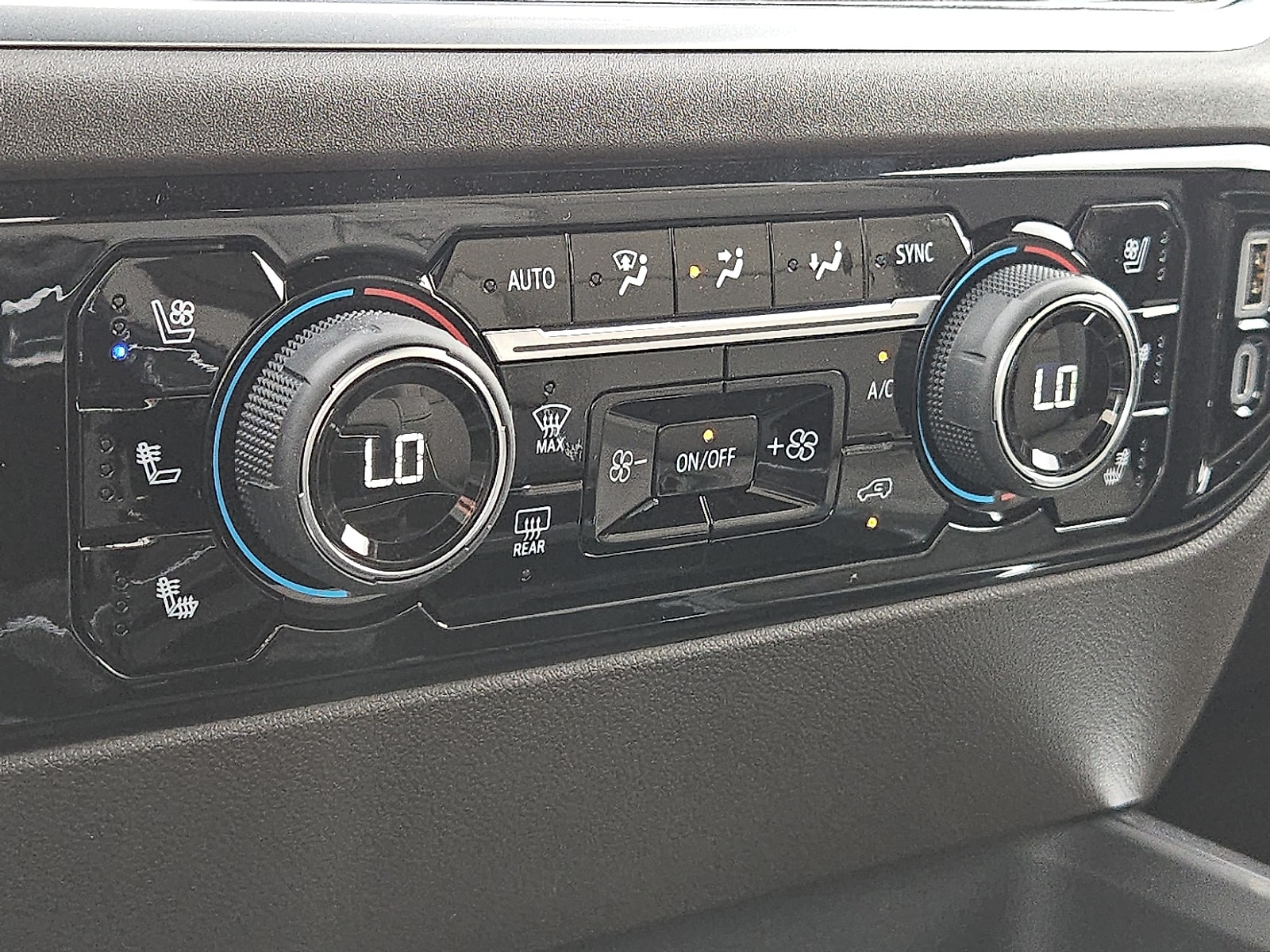 2026 Chevrolet Silverado 2500 HD LTZ - Photo 17