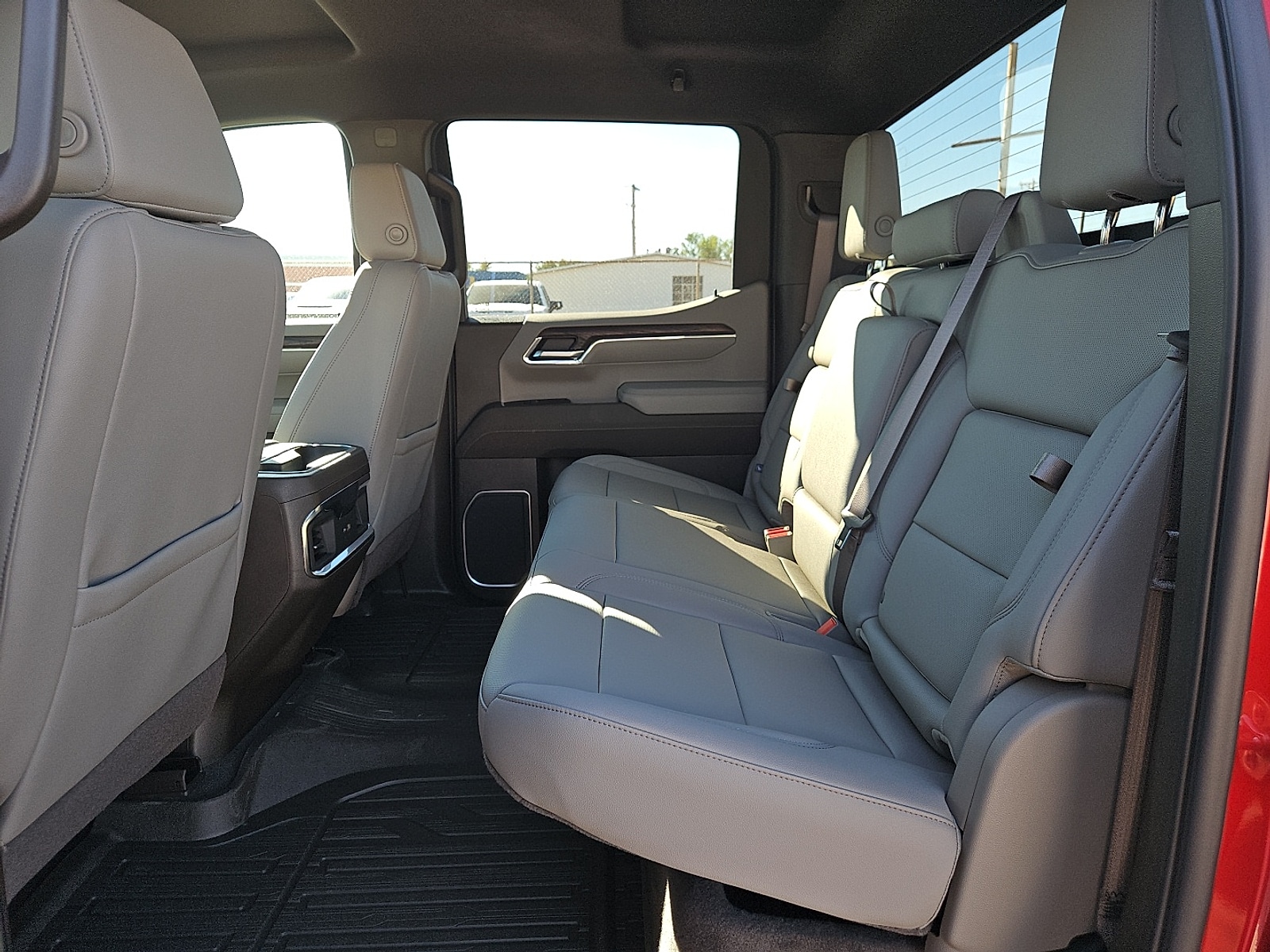 2026 GMC Sierra 1500 SLT - Photo 11