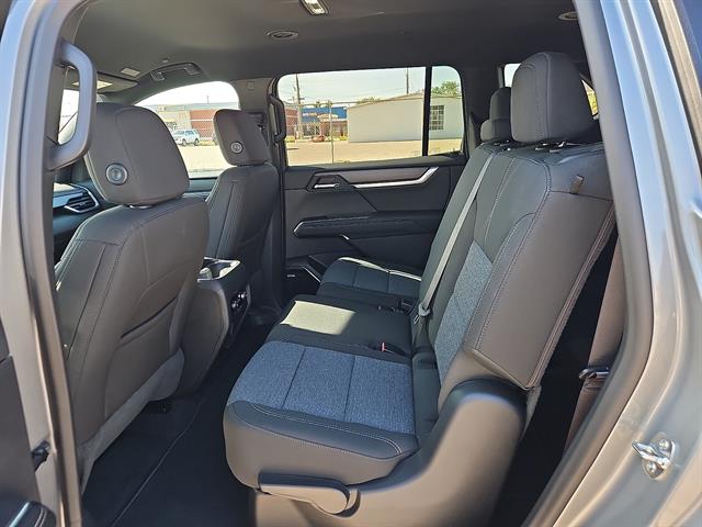 2026 GMC Acadia Elevation - Photo 10