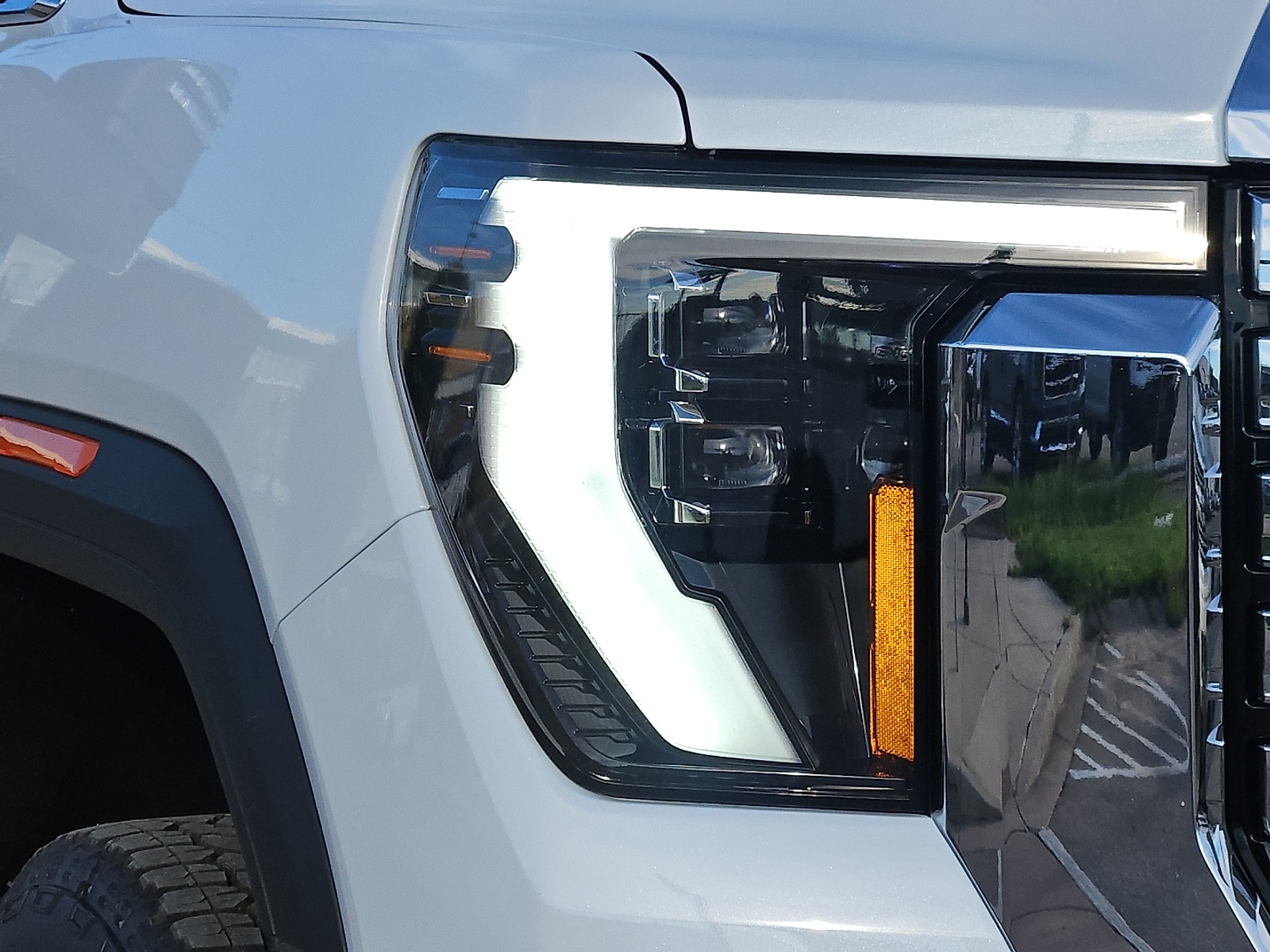 2026 GMC Sierra 3500HD Denali - Photo 8