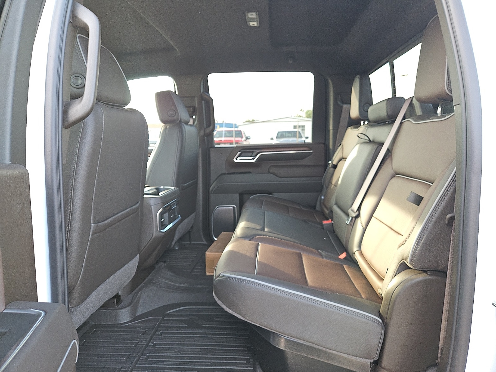 2026 GMC Sierra 3500HD Denali - Photo 11