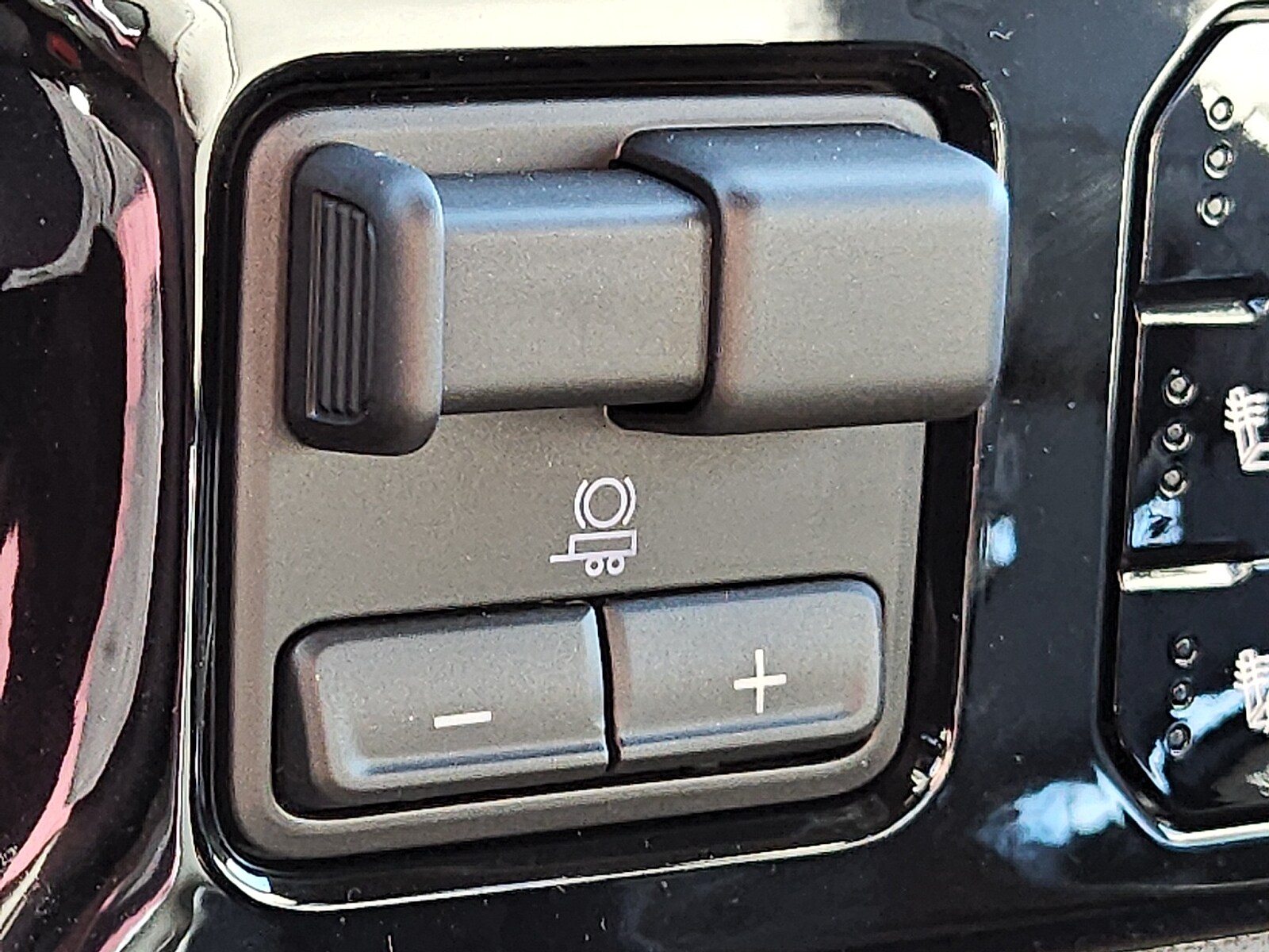 2026 GMC Sierra 1500 SLT - Photo 17