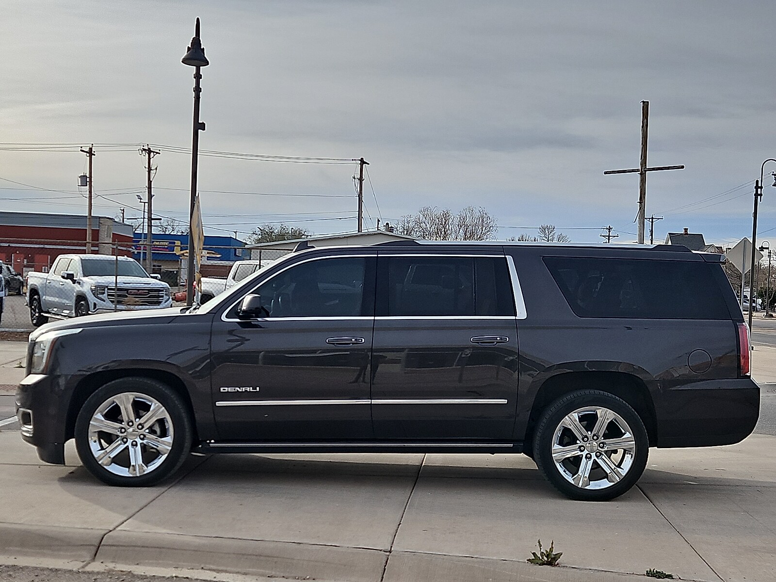 Used 2018 GMC Yukon XL Denali with VIN 1GKS2HKJ2JR150815 for sale in Artesia, NM