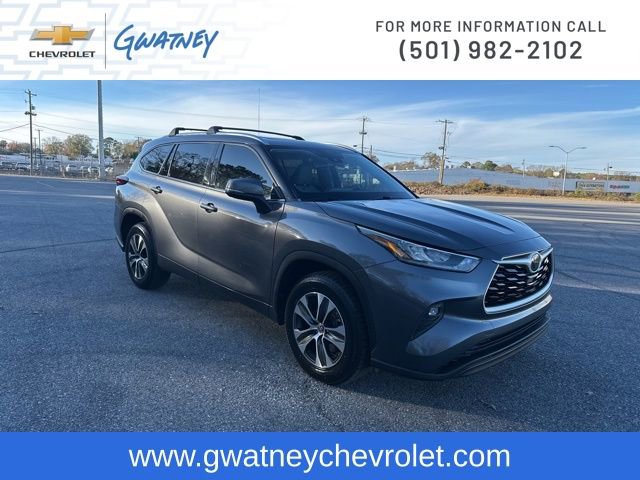 2020 Toyota Highlander XLE photo 3