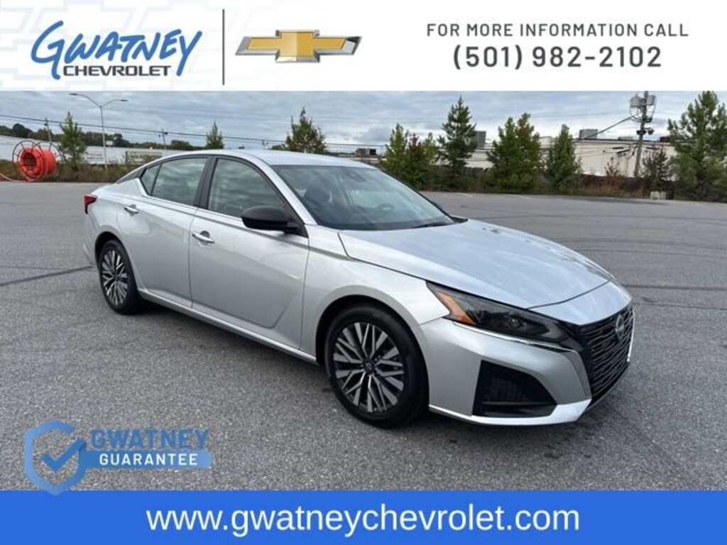 Used 2024 Nissan Altima 2.5 SV