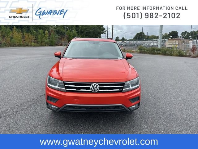 2018 Volkswagen Tiguan SEL photo 2