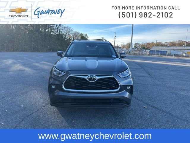 2020 Toyota Highlander XLE photo 2