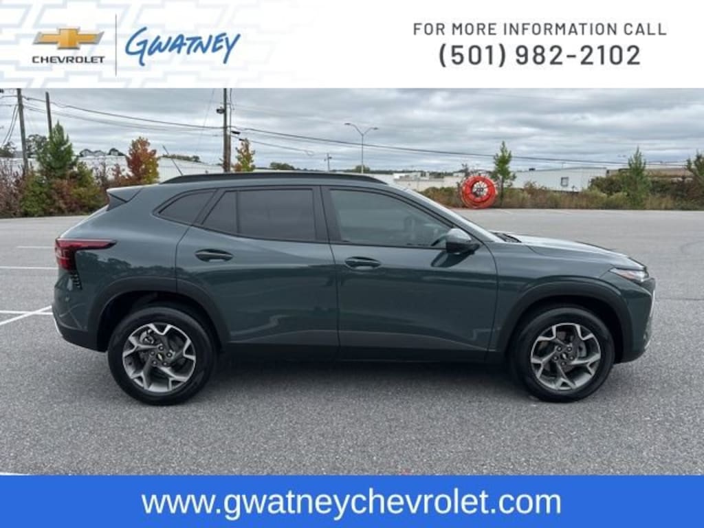 Used 2025 Chevrolet Trax LT SUV