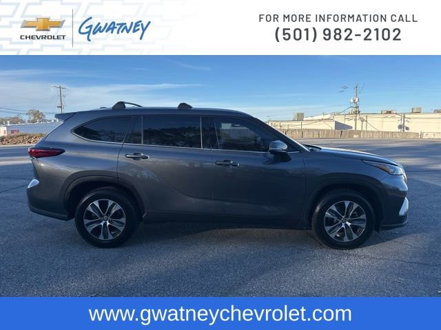 2020 Toyota Highlander XLE photo 4