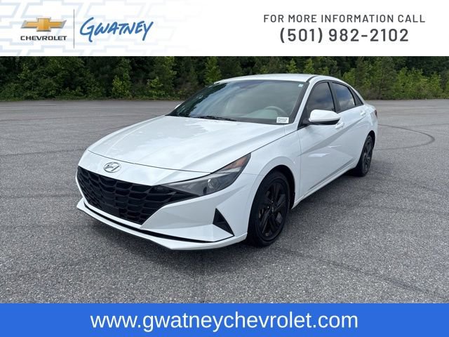2022 Hyundai Elantra 2.0 SEL IVT SULEV's photo