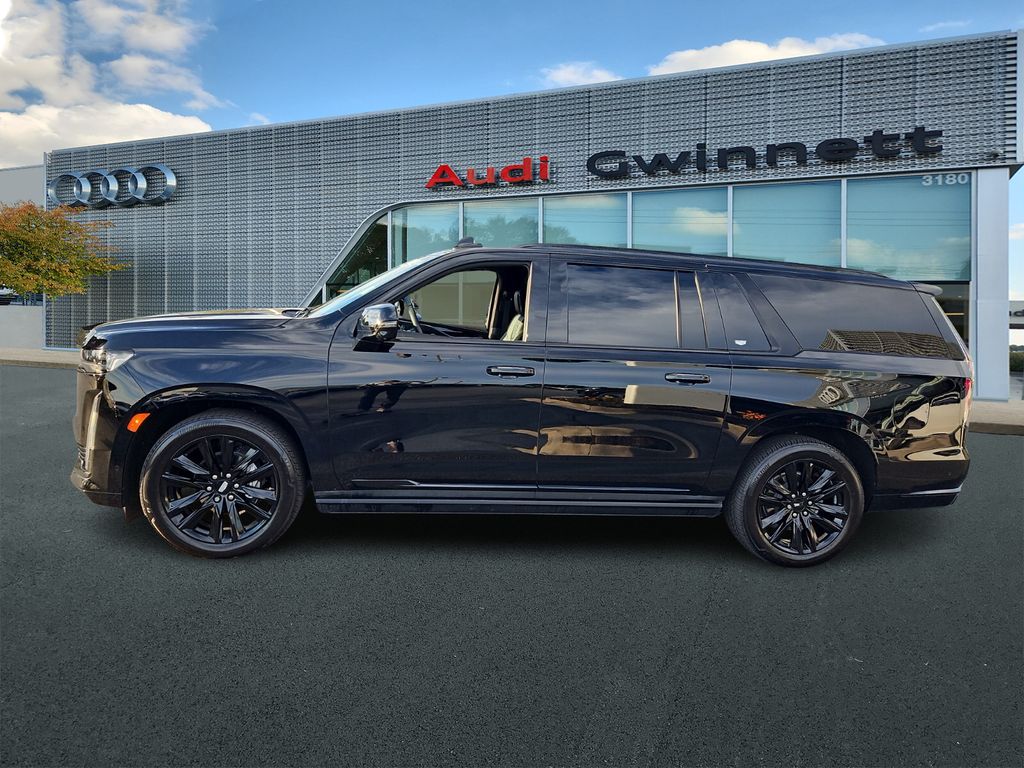 2022 Cadillac Escalade ESV Sport photo 2
