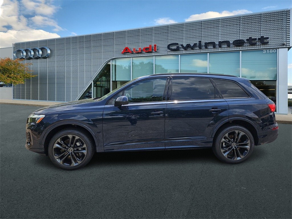 2025 Audi Q7 55 Premium Plus photo 2