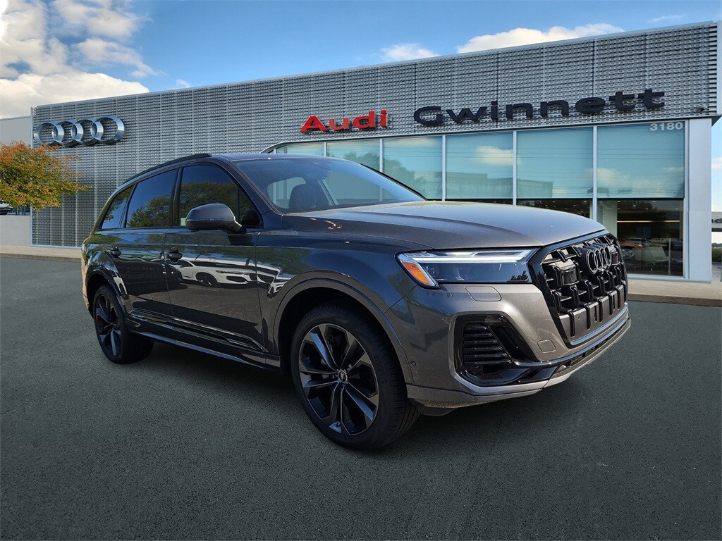 2025 Audi Q7 55 Premium Plus photo 3