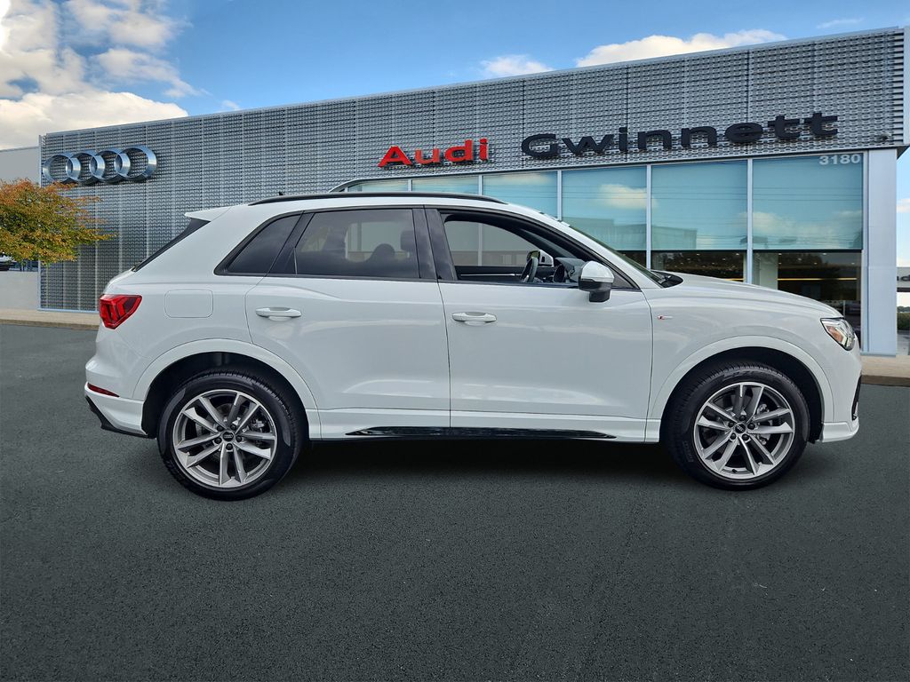 2024 Audi Q3 Premium Plus photo 3