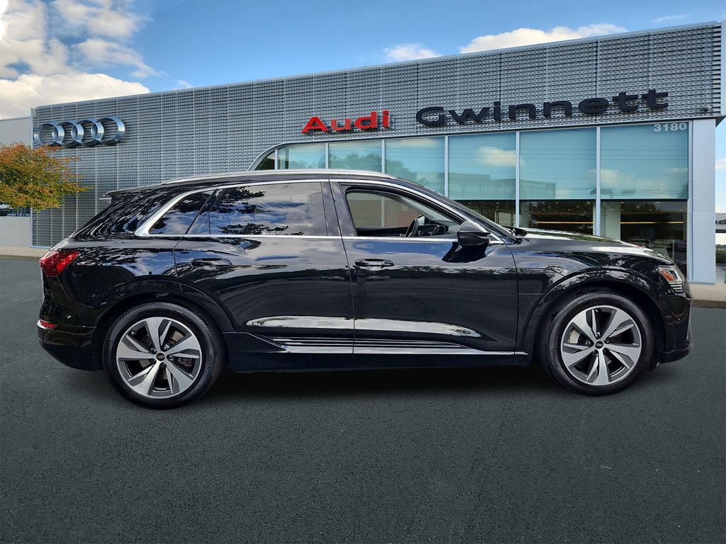 2024 Audi Q8 E-tron Premium Plus photo 3