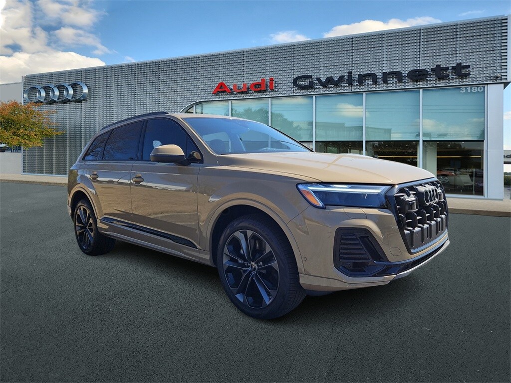2025 Audi Q7 55 Premium Plus photo 3