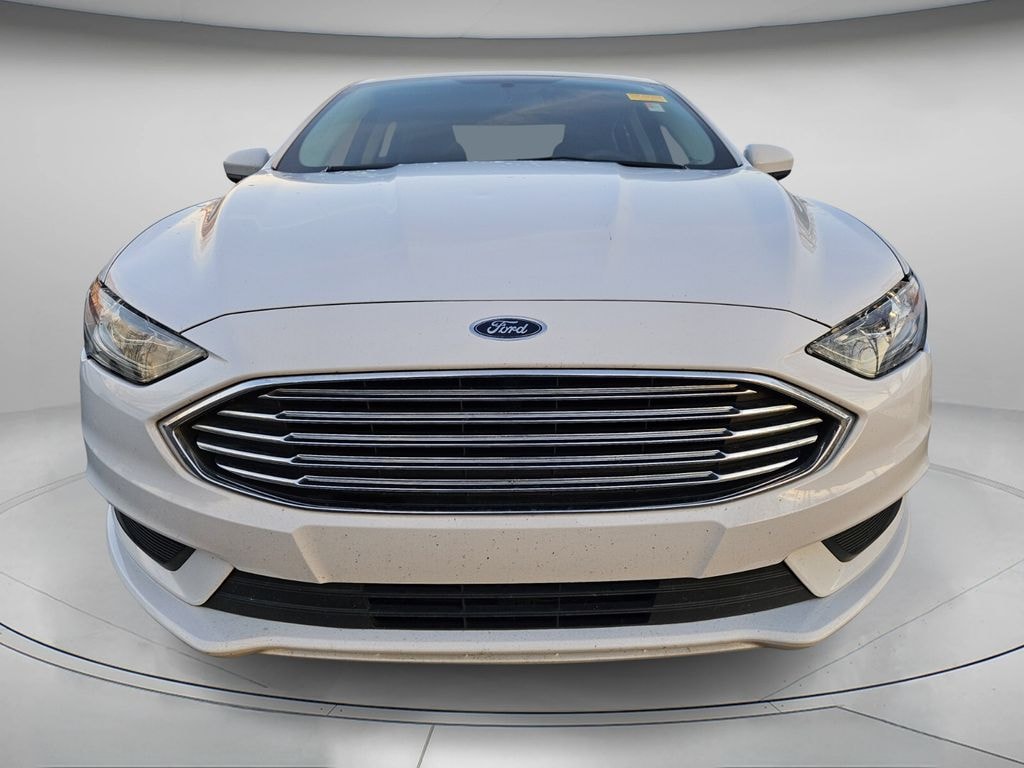 Used 2017 Ford Fusion SE Sedan