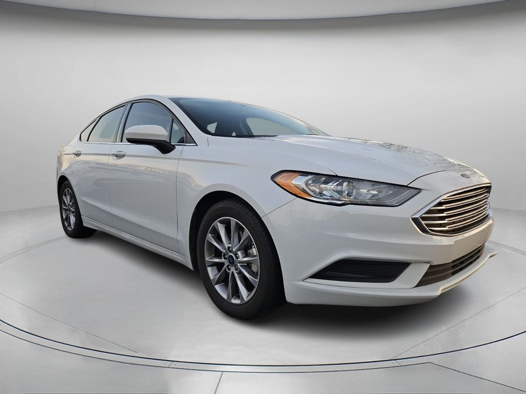 Used 2017 Ford Fusion SE Sedan
