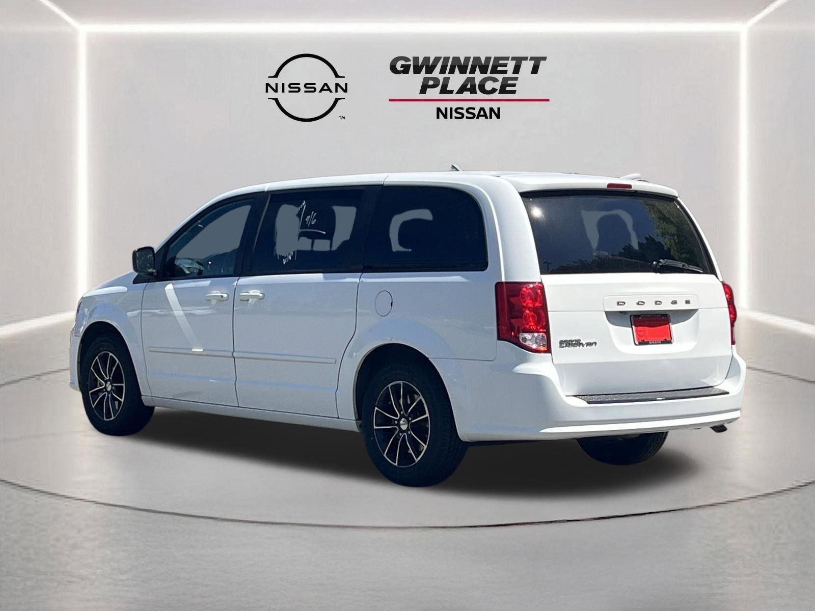 Used 2015 Dodge Grand Caravan SE with VIN 2C4RDGBG8FR570163 for sale in Duluth, GA