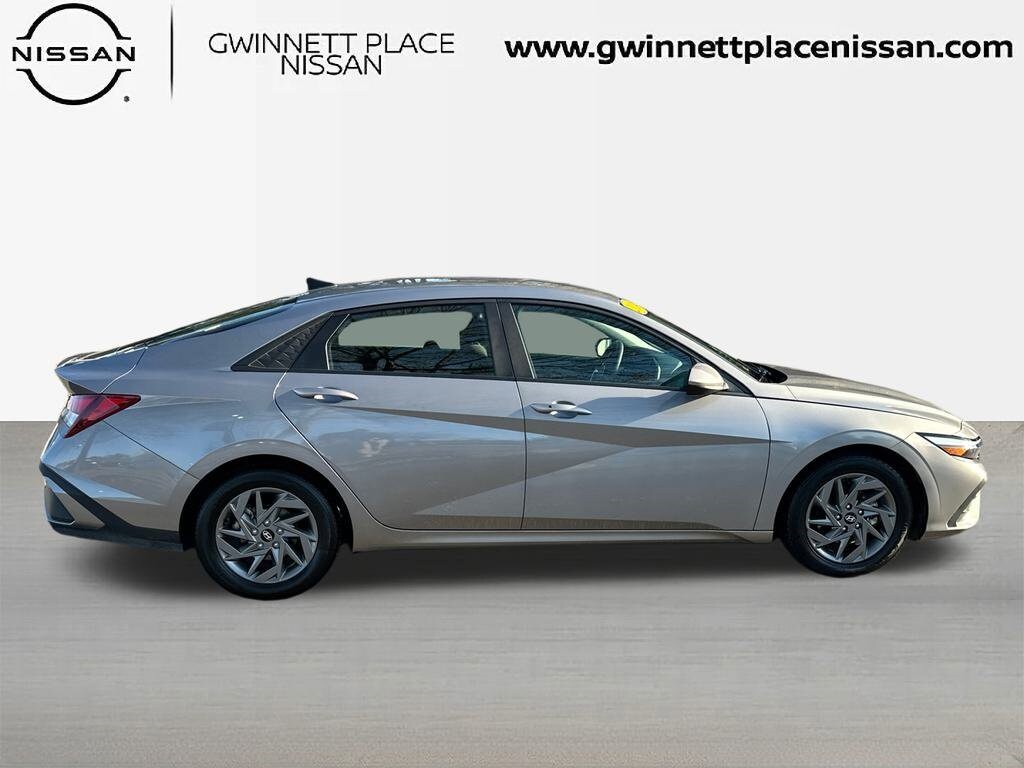 2024 Hyundai Elantra SEL photo 4