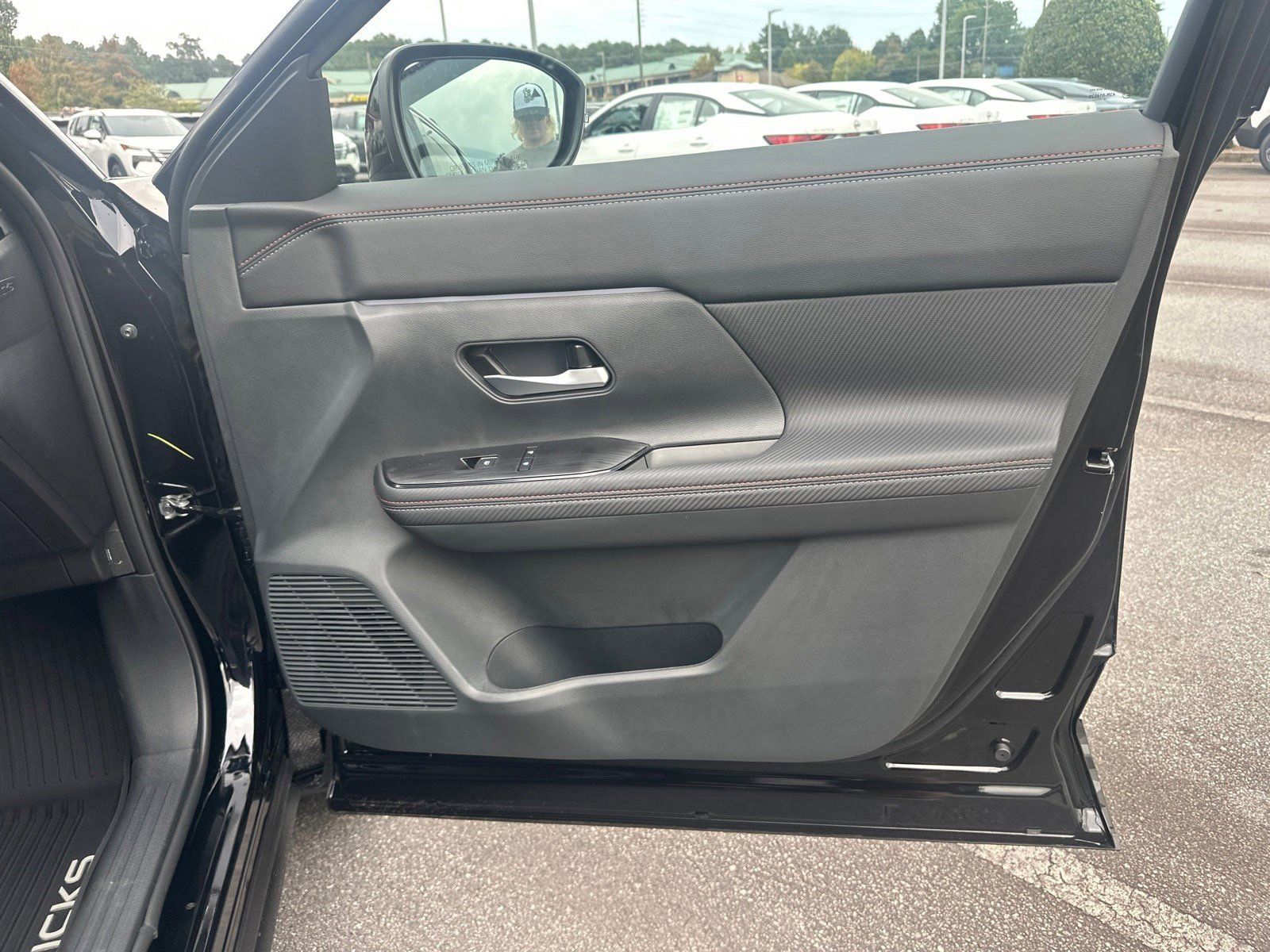 2026 Nissan KICKS SR - Photo 14