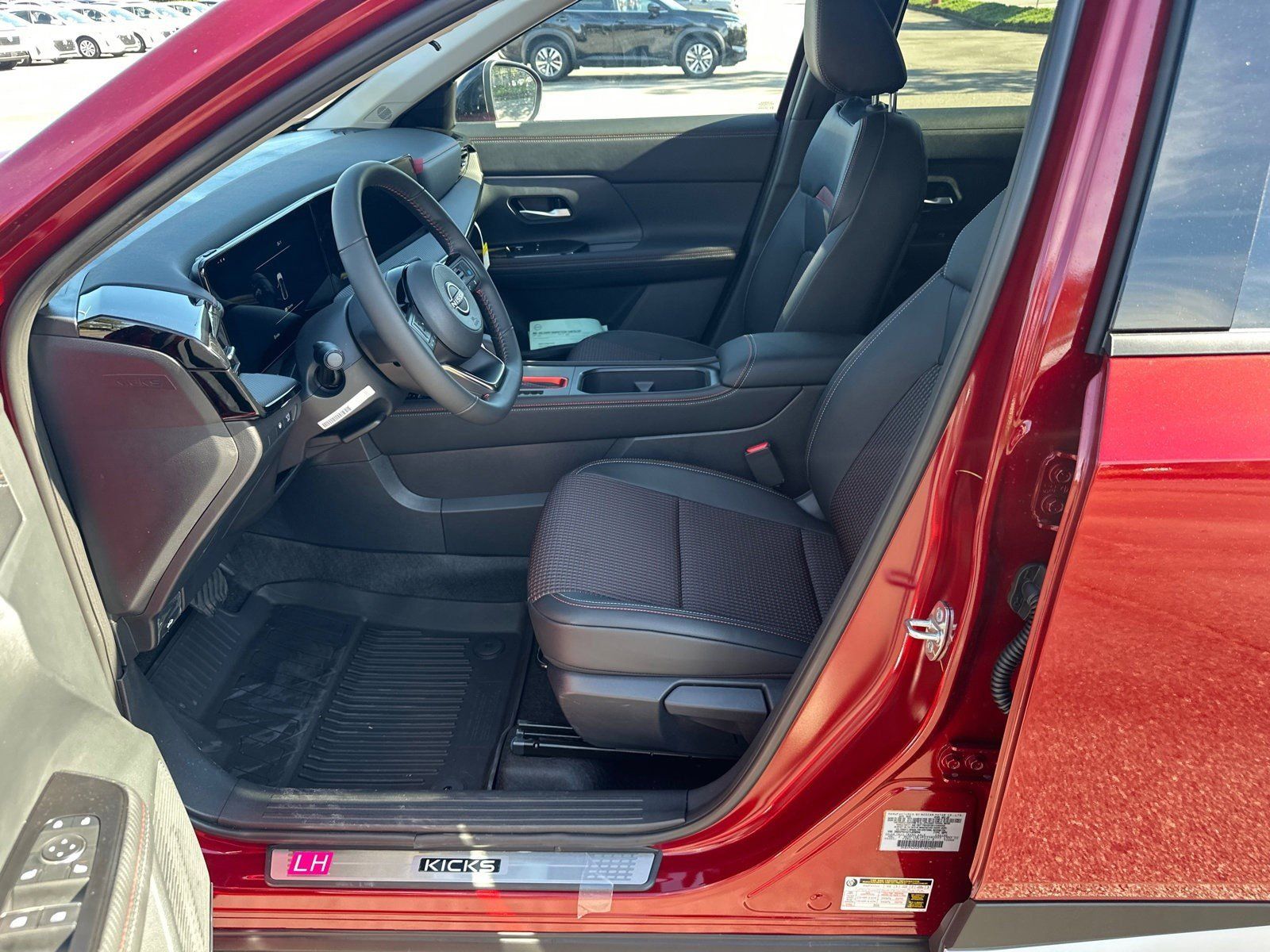 2026 Nissan KICKS SR - Photo 9