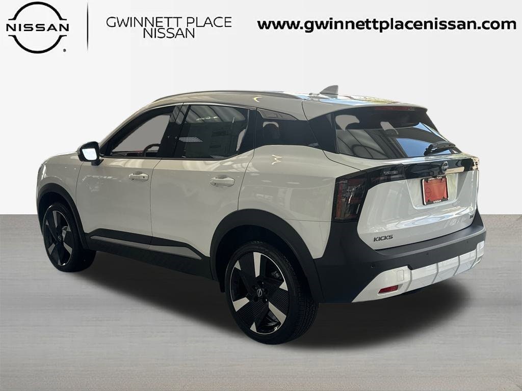 New 2025 Nissan Kicks SR SUV