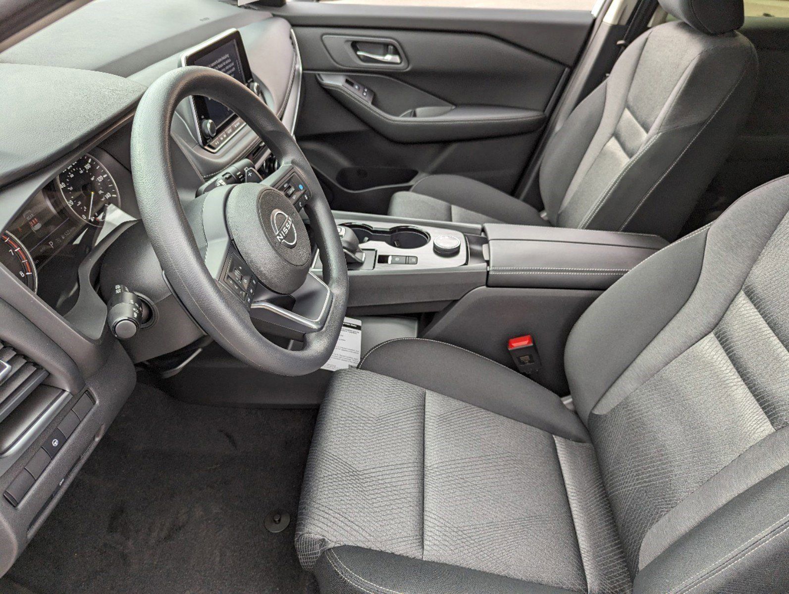 2025 Nissan Rogue SV - Photo 9