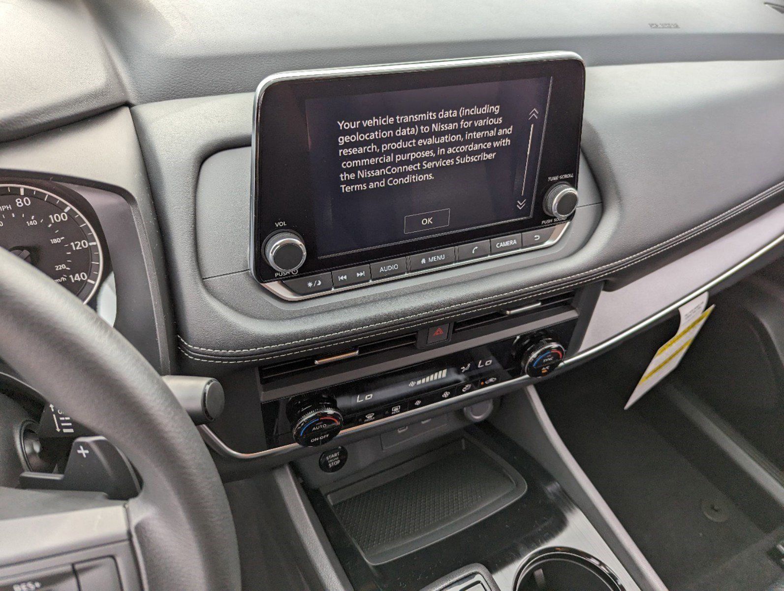 2025 Nissan Rogue SV - Photo 13