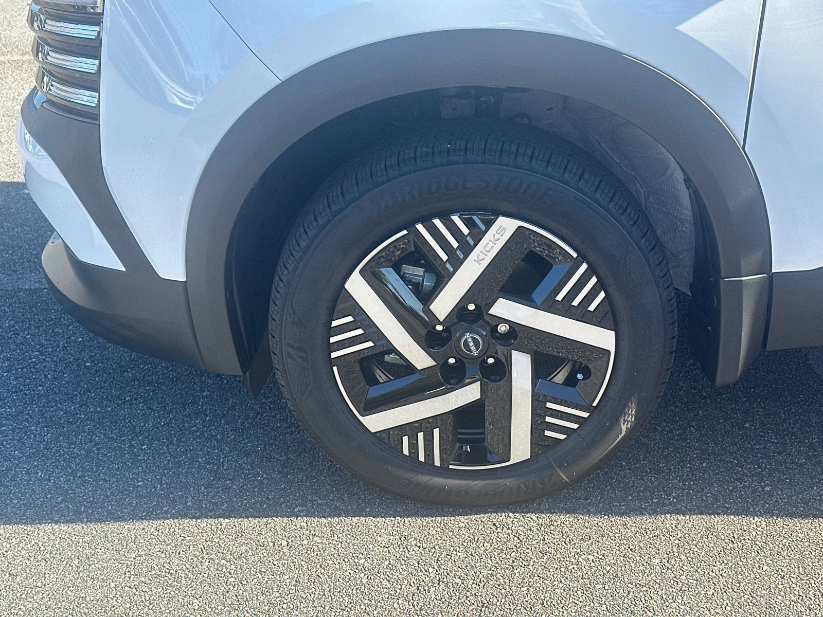 2026 Nissan KICKS SV - Photo 11