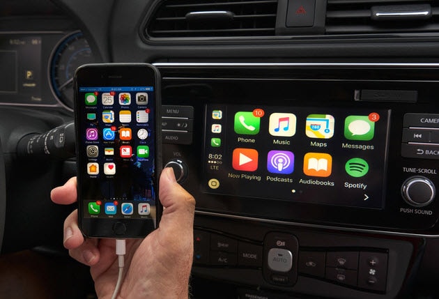 2018 Nissan LEAF smartphone integration