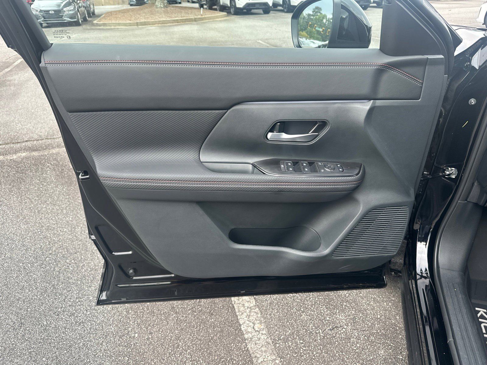 2026 Nissan KICKS SR - Photo 10