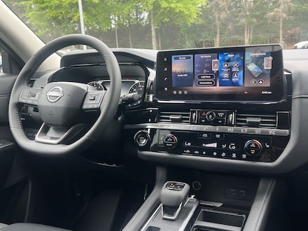 2026 Nissan Pathfinder SV SUV