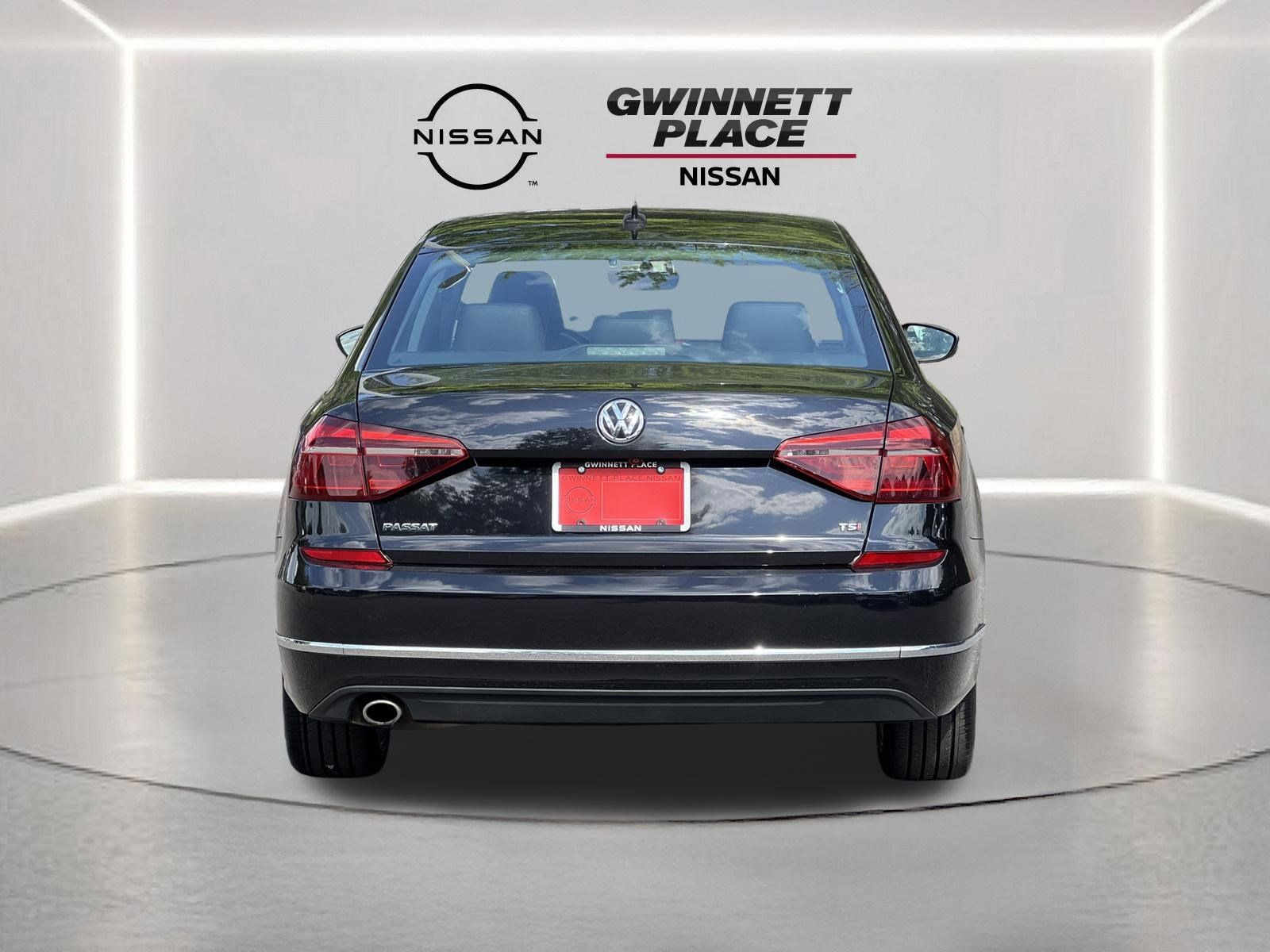 2018 Volkswagen Passat R-Line - Photo 23