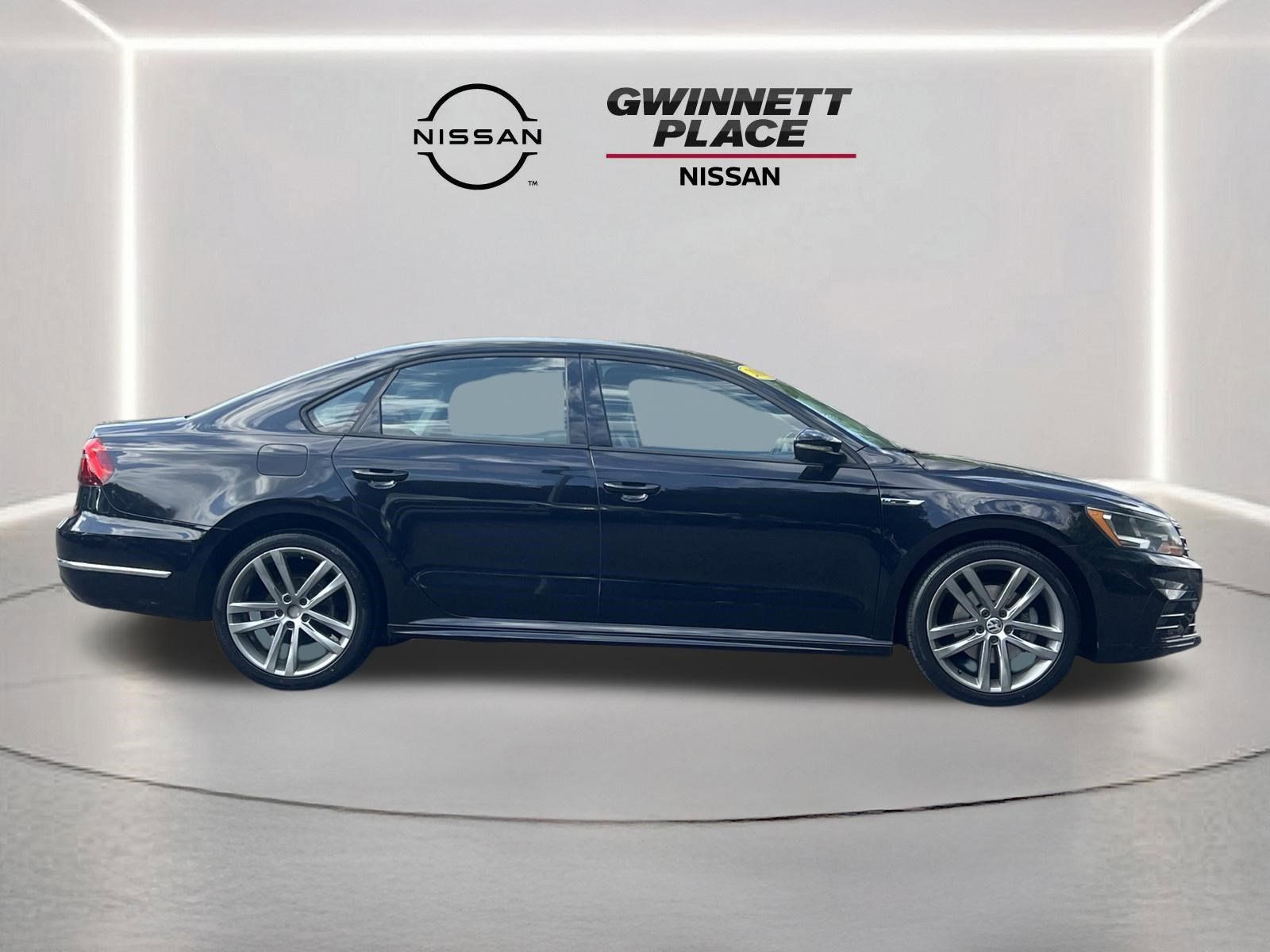 2018 Volkswagen Passat R-Line - Photo 25