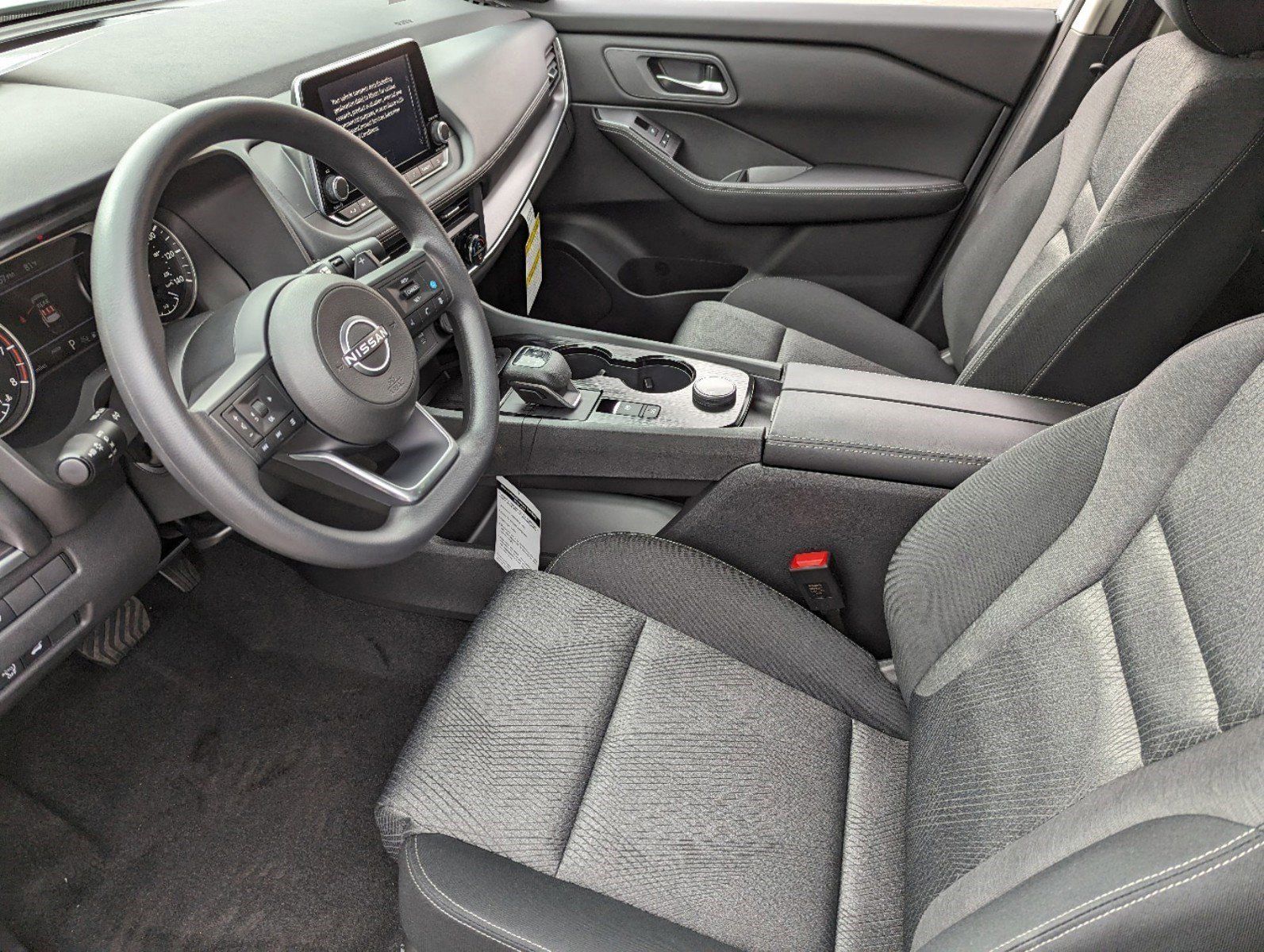 2025 Nissan Rogue SV - Photo 8